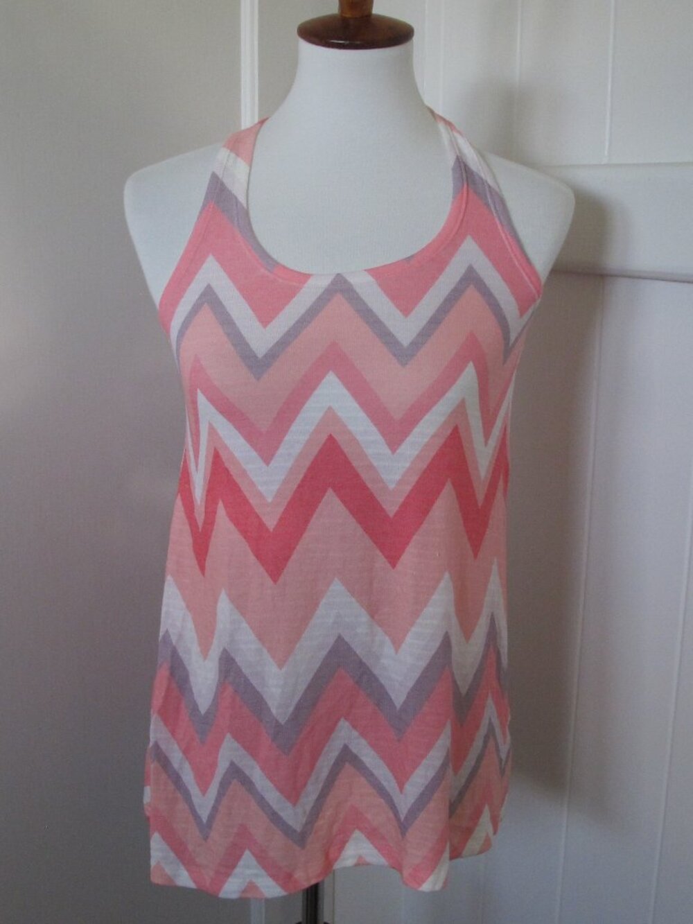 ENTI | NWT Pink Chevron Racerback Tank